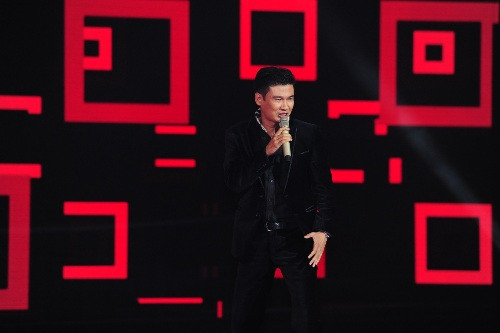 Tiết Cương khuấy động chương trình bằng hit "Say Tình". Tiết Cương khuấy động chương trình bằng hit "Say Tình".