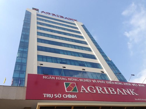 Theo Kiểm toán Nhà nước trong năm 2015 tỷ lệ nợ xấu của Agribank lên đến 10,7% tổng dư nợ (tính cả nợ đã bán cho VAMC) Theo Kiểm toán Nhà nước trong năm 2015 tỷ lệ nợ xấu của Agribank lên đến 10,7% tổng dư nợ (tính cả nợ đã bán cho VAMC)
