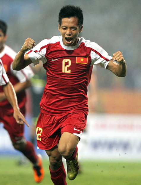 Văn Quyết ăn mừng bàn thắng. Ảnh: Quang Minh Văn Quyết ăn mừng bàn thắng. Ảnh: Quang Minh