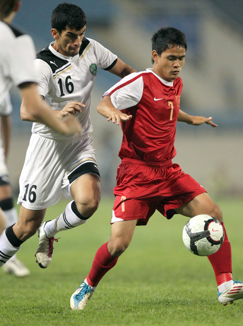 Đình Tùng vẫn chưa thể ghi bàn. Ảnh: Quang Minh Đình Tùng vẫn chưa thể ghi bàn. Ảnh: Quang Minh