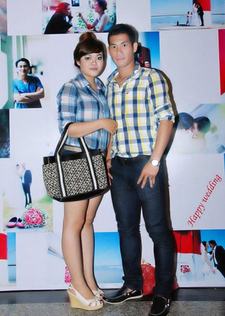 Cặp vợ chồng trai tài gái sắc Hoàng Quãng đã có con đầu lòng. Cặp vợ chồng trai tài gái sắc Hoàng Quãng đã có con đầu lòng.