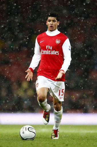 Tiền vệ người Brazil, Denilson đang thi đấu ở Sao Paulo dưới dạng cho mượn. Và khả năng Denilson quay trở lại thi đấu cho Pháo thủ là không cao. Tiền vệ người Brazil, Denilson đang thi đấu ở Sao Paulo dưới dạng cho mượn. Và khả năng Denilson quay trở lại thi đấu cho Pháo thủ là không cao.