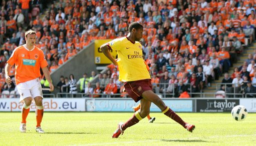 Chấn thương đã khiến cầu thủ người Pháp, Abou Diaby cũng bị lọt vào danh sách đen này. Chấn thương đã khiến cầu thủ người Pháp, Abou Diaby cũng bị lọt vào danh sách đen này.