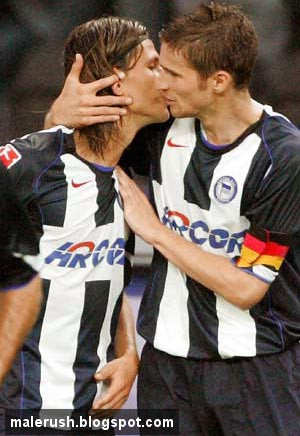 Cặp Marko Pantelic (trái) - Arne Friedrich của Hertha Berlin Cặp Marko Pantelic (trái) - Arne Friedrich của Hertha Berlin