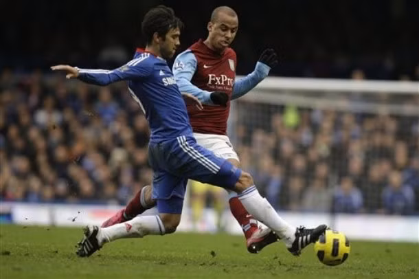 5. Paulo Ferreira: Gia nhập Chelsea cùng ông thầy người đồng hương Mourinho, trong 8 năm thi đấu, Ferreira đá 206 trận, ghi được 2 bàn thắng. Ở độ tuổi 33, anh chỉ xuất hiện 5 trận trong mùa giải này, xem ra, ngày Ferreira rời khỏi CLB không còn xa.