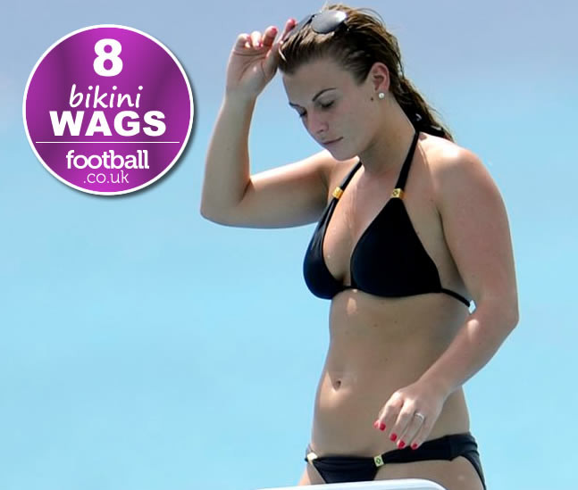 Hẳn Rooney phải rất tự hào khi vợ mình là Coleen được xếp ở vị trí thứ 8