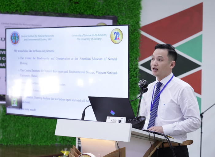 Phó giáo sư, Tiến sĩ Nguyễn Văn Hiếu, Phó Hiệu trưởng Trường Đại học Sư phạm – Đại học Đà Nẵng phát biểu tại hội thảo 2.jpg