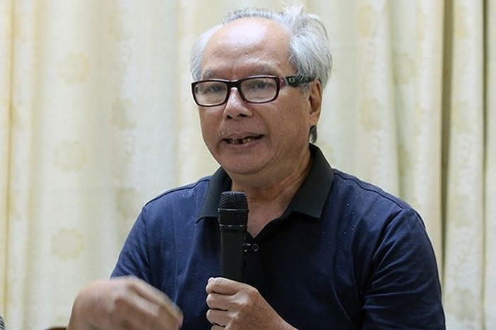 Chia sẻ với Báo Điện tử Giáo dục Việt Nam, Tiến sĩ Lê Viết Khuyến cho rằng: “Phổ điểm năm nay đẹp hơn hẳn so với phổ điểm các năm trước. Lý do là chúng ta có thời gian dài để chuẩn bị ngân hàng câu hỏi, nếu cứ tiếp tục chuẩn bị tốt ngân hàng đề thi thì phổ điểm sẽ ngày càng đẹp hơn nữa”. (Ảnh: giaoduc.net.vn) Chia sẻ với Báo Điện tử Giáo dục Việt Nam, Tiến sĩ Lê Viết Khuyến cho rằng: “Phổ điểm năm nay đẹp hơn hẳn so với phổ điểm các năm trước. Lý do là chúng ta có thời gian dài để chuẩn bị ngân hàng câu hỏi, nếu cứ tiếp tục chuẩn bị tốt ngân hàng đề thi thì phổ điểm sẽ ngày càng đẹp hơn nữa”. (Ảnh: giaoduc.net.vn)