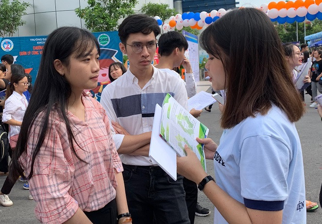 Theo quy định, hội đồng trường, hội đồng đại học (gọi chung là hội đồng trường) được quyền quyết định nhiệm kỳ hoặc thời hạn bổ nhiệm hiệu trưởng, giám đốc (gọi chung là hiệu trưởng) trong phạm vi nhiệm kỳ của hội đồng trường. (Ảnh minh họa: Thùy Linh) Theo quy định, hội đồng trường, hội đồng đại học (gọi chung là hội đồng trường) được quyền quyết định nhiệm kỳ hoặc thời hạn bổ nhiệm hiệu trưởng, giám đốc (gọi chung là hiệu trưởng) trong phạm vi nhiệm kỳ của hội đồng trường. (Ảnh minh họa: Thùy Linh)