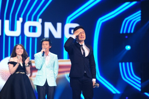 Lương Chí Cường bật khóc khi kết quả hiển thị. Lương Chí Cường bật khóc khi kết quả hiển thị.