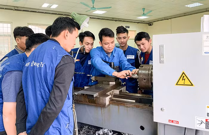 Sinh viên Trường Cao đẳng Kỹ thuật Quảng Trị trong giờ học (Nguồn: Website của Trường Cao đẳng Kỹ thuật Quảng Trị).