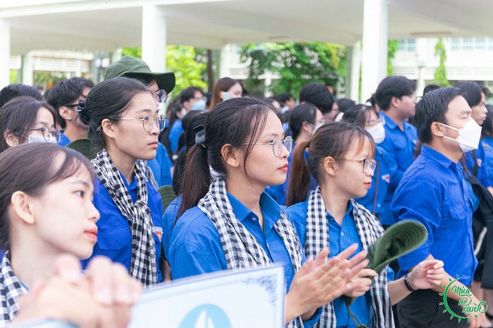 Hà luôn cháy hết mình trong các hoạt động thiện nguyện. Ảnh: HP Hà luôn cháy hết mình trong các hoạt động thiện nguyện. Ảnh: HP