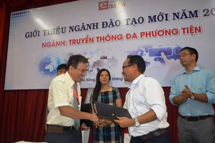 Đào tạo ngành du lịch và công nghệ thông tin theo chuẩn Hoa Kỳ ảnh 2 Đào tạo ngành du lịch và công nghệ thông tin theo chuẩn Hoa Kỳ ảnh 2