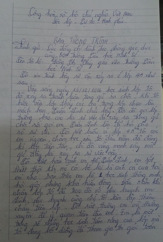 Bản tường trình của cô Đặng Thị Thúy nêu lý do cho các bạn tát học sinh nói bậy vì đầu năm đã đăng kí lớp tiên tiến, chi đội vững mạnh. Ảnh Trần Việt.