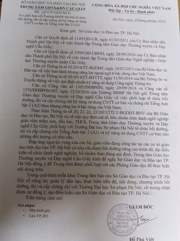 Công văn báo cáo Sở Giáo dục và Đào tạo Hà Nội việc tuyển sinh bồi dưỡng, thi và cấp chứng chỉ kỹ năng sử dụng CNTT cơ bản và tiếng Anh bậc 2 (A2) được Trung tâm giáo dục thường xuyên và dạy nghề Cầu Giấy thực hiện khi sắp kết thúc khóa học. Ảnh (TH).