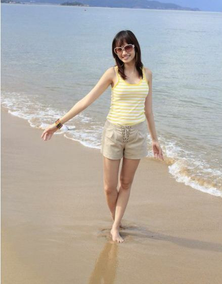 Hình ảnh đẹp của Trúc Diễm trong không gian thơ mộng của Nha Trang – xứ sở Trầm Hương. (Theo BĐVN) Hình ảnh đẹp của Trúc Diễm trong không gian thơ mộng của Nha Trang – xứ sở Trầm Hương. (Theo BĐVN)