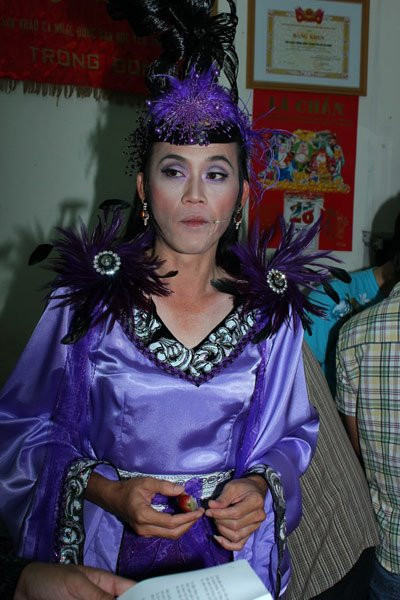 Trong sự nghiệp của mình, Hoài Linh có vô số những vai diễn giả gái thành công Trong sự nghiệp của mình, Hoài Linh có vô số những vai diễn giả gái thành công