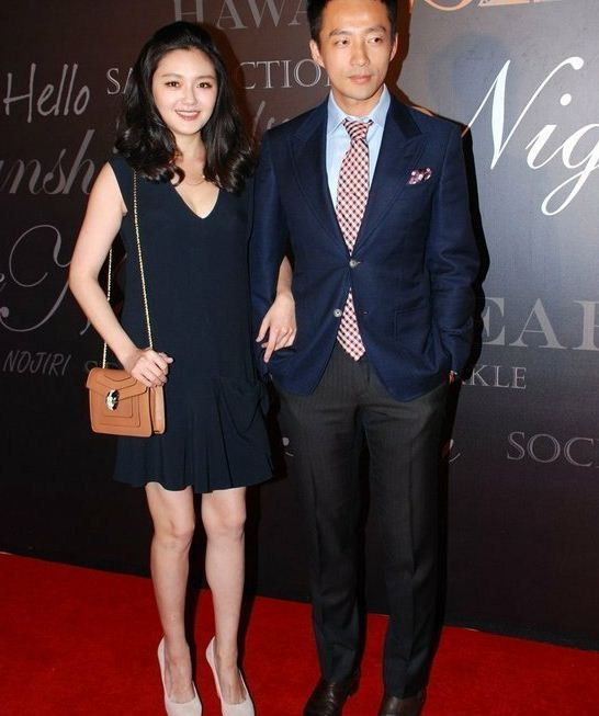 Đại S luôn tay trong tay với người chồng đại gia, Uông Tiểu Phi.