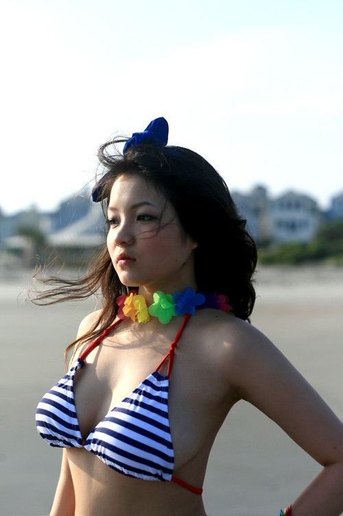 Tranh thủ ngày nghỉ cuối tuần, Thủy Top thường ghé thăm các địa điểm du lịch nổi tiếng và ghi lại những khoảnh khắc xinh tươi.