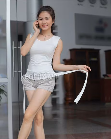 Dự án phim mới của Đạo diễn Victor Vũ khởi quay vào 4/6 vừa qua có tên Scandal. Phim lấy chủ đề tham vọng nổi tiếng của các người đẹp làm trung tâm. Dự án phim mới của Đạo diễn Victor Vũ khởi quay vào 4/6 vừa qua có tên Scandal. Phim lấy chủ đề tham vọng nổi tiếng của các người đẹp làm trung tâm.