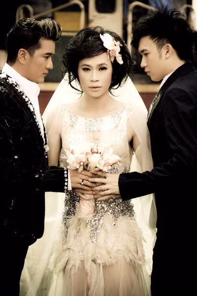 Hoài Linh trong tạo hình cô dâu