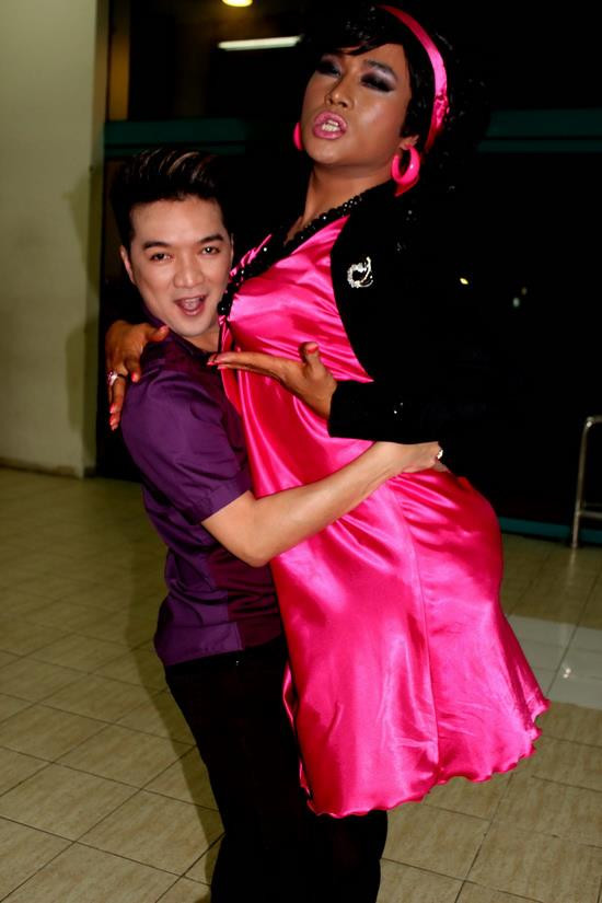 Minh Quân đùa nghịch cùng Mr. Đàm Minh Quân đùa nghịch cùng Mr. Đàm