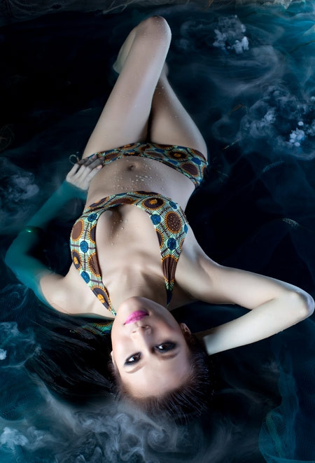 Thái Hà sử hữu làn da trắng và thân hình chuẩn. Trước khi đến với nghề người mẫu, cô từng là một diễn viên múa. Thái Hà sử hữu làn da trắng và thân hình chuẩn. Trước khi đến với nghề người mẫu, cô từng là một diễn viên múa.