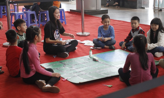 Triển lãm năm nay với chủ đề Rudolph’s Adventure (Cuộc phiêu lưu của chú tuần lộc mũi đỏ) là món quà ý nghĩa cho các bạn nhỏ trong dịp Giáng Sinh 2018. Triển lãm năm nay với chủ đề Rudolph’s Adventure (Cuộc phiêu lưu của chú tuần lộc mũi đỏ) là món quà ý nghĩa cho các bạn nhỏ trong dịp Giáng Sinh 2018.