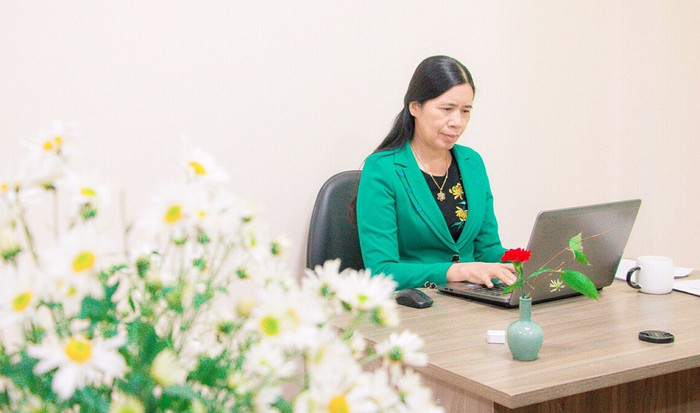 Dù công cuộc đổi mới giáo dục còn nhiều thử thách nhưng bước sang năm 2019, nhà giáo ưu tú Phạm Hồng Hà hi vọng ngành sẽ có thay đổi trong chỉ đạo quản lý, chương trình giảng dạy. (Ảnh do tác giả cung cấp) Dù công cuộc đổi mới giáo dục còn nhiều thử thách nhưng bước sang năm 2019, nhà giáo ưu tú Phạm Hồng Hà hi vọng ngành sẽ có thay đổi trong chỉ đạo quản lý, chương trình giảng dạy. (Ảnh do tác giả cung cấp)