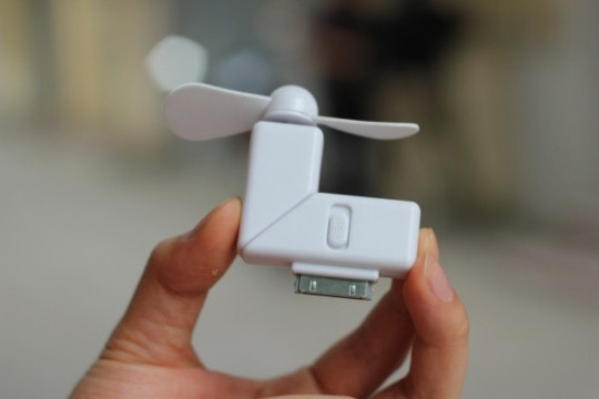 Tuy nhiên, do cánh quạt không lớn, công suất trung bình nên Sen Pu Ki chỉ phù hợp cho mục tiêu di động. Bạn cần phải đưa chiếc quạt vào gần để cảm thấy tác dụng rõ rệt. Tuy nhiên, do cánh quạt không lớn, công suất trung bình nên Sen Pu Ki chỉ phù hợp cho mục tiêu di động. Bạn cần phải đưa chiếc quạt vào gần để cảm thấy tác dụng rõ rệt.