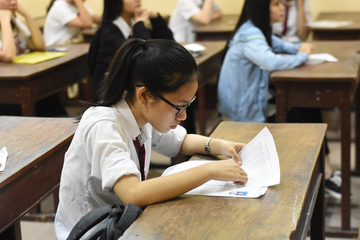 Cũng trong ngày 24/6, đề thi cũng đã được Thừa Thiên Huế chuyển đến các điểm thi sớm hơn so với dự kiến.