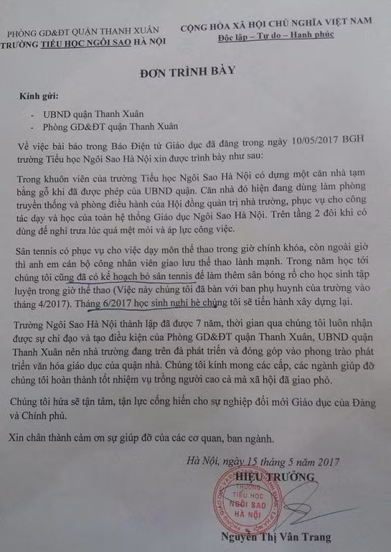 Đơn trình bày do bà Nguyễn Thị Vân Trang, Hiệu trưởng nhà trường gửi đến Uỷ ban nhân dân quận Thanh Xuân và Phòng Giáo dục về việc bị tố sử dụng sai mục đích công trình giáo cụ trực quan. Ảnh Mai Hồ.