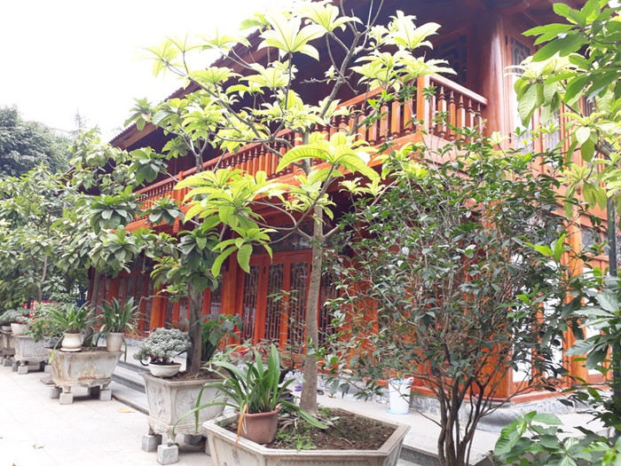 Trong buổi làm việc với bà Nguyễn Thị Vân Trang, Hiệu trưởng nhà trường, vị này cũng thừa nhận hiện nay nhà trường có sử dụng công trình này vừa làm giáo cụ trực quan, vừa làm nơi nghỉ ngơi tiếp khách của Hội đồng quản trị nhà trường. Ảnh Mai Hồ. Trong buổi làm việc với bà Nguyễn Thị Vân Trang, Hiệu trưởng nhà trường, vị này cũng thừa nhận hiện nay nhà trường có sử dụng công trình này vừa làm giáo cụ trực quan, vừa làm nơi nghỉ ngơi tiếp khách của Hội đồng quản trị nhà trường. Ảnh Mai Hồ.
