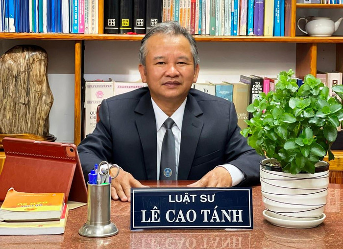 Ròng rã suốt 15 đi kiện, thầy Lê Cao Tánh đã được trở lại với bục giảng. Ảnh: AN