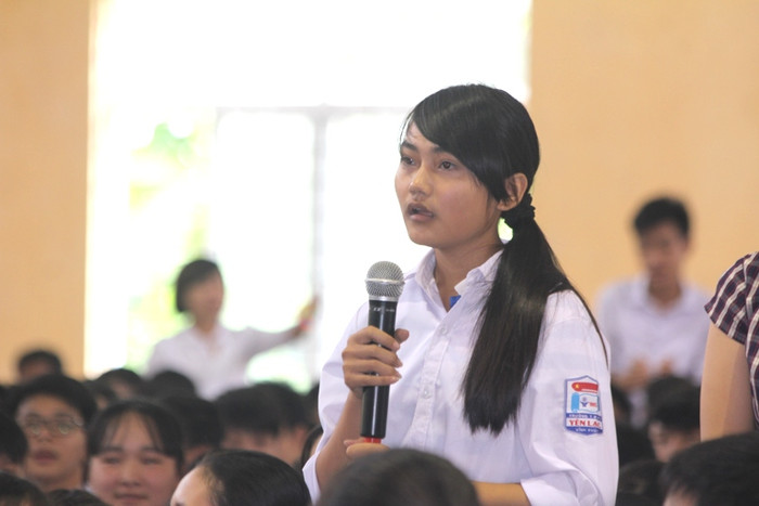 Học sinh thắc mắc "vài trò của chúng em như thế nào trong thời đại 4.0?" (ảnh Trinh Phúc). Học sinh thắc mắc "vài trò của chúng em như thế nào trong thời đại 4.0?" (ảnh Trinh Phúc).