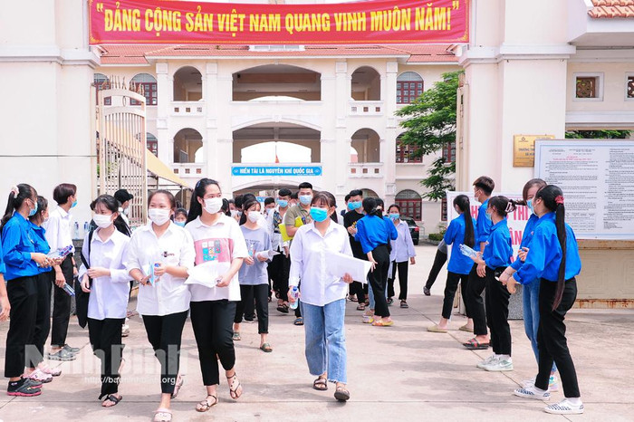 Kỳ thi tuyển sinh lớp 10 Trung học phổ thông năm học 2023 - 2024 dự kiến tổ chức vào tháng 6/2023. Ảnh minh họa: Báo Ninh Bình Kỳ thi tuyển sinh lớp 10 Trung học phổ thông năm học 2023 - 2024 dự kiến tổ chức vào tháng 6/2023. Ảnh minh họa: Báo Ninh Bình