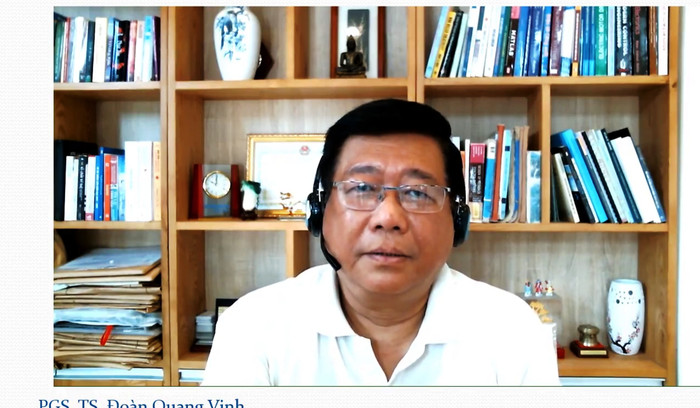 Phó Giáo sư Đoàn Quang Vinh – Hiệu trưởng Trường Đại học Bách khoa Đà Nẵng hướng dẫn giảng viên soạn bài giảng online. Ảnh chụp màn hình. Phó Giáo sư Đoàn Quang Vinh – Hiệu trưởng Trường Đại học Bách khoa Đà Nẵng hướng dẫn giảng viên soạn bài giảng online. Ảnh chụp màn hình.