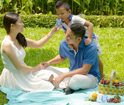 Sữa trắng Love’in Farm KUN được các mẹ tin tưởng chọn làm thực phẩm bổ sung dinh dưỡng cho con mình Sữa trắng Love’in Farm KUN được các mẹ tin tưởng chọn làm thực phẩm bổ sung dinh dưỡng cho con mình