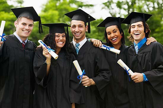 Việc đi du học tại Úc tốn rất nhiều chi phí vì vậy có kế hoạch chi tiêu hợp lí (Ảnh: etc.com.vn) Việc đi du học tại Úc tốn rất nhiều chi phí vì vậy có kế hoạch chi tiêu hợp lí (Ảnh: etc.com.vn)
