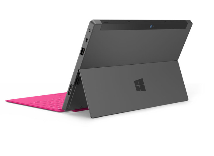 Theo Microsoft, Surface RT chỉ dày có 9,3 mm (dày hơn iPad thế hệ mới) và nặng 0,68 kg. Trong khi đó phiên bản Surface Pro có kích thước dày hơn, 13,5mm. Đặc biệt, đây là chiếc máy tính bảng đầu tiên được trang bị bề mặt hợp kim magiê phủ bằng công nghệ bay hơi lắng đọng vật lý (PVD), thực hiện dưới điều kiện chân không, giúp máy có lớp vỏ bóng bẩy và đẹp mắt. Theo Microsoft, Surface RT chỉ dày có 9,3 mm (dày hơn iPad thế hệ mới) và nặng 0,68 kg. Trong khi đó phiên bản Surface Pro có kích thước dày hơn, 13,5mm. Đặc biệt, đây là chiếc máy tính bảng đầu tiên được trang bị bề mặt hợp kim magiê phủ bằng công nghệ bay hơi lắng đọng vật lý (PVD), thực hiện dưới điều kiện chân không, giúp máy có lớp vỏ bóng bẩy và đẹp mắt.