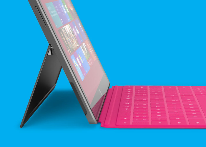 Hiện giá bán và ngày xuất hiện của Surface trên thị trường chưa được Microsoft công bố, tuy nhiên Microsoft tiết lộ mức giá của sản phẩm sẽ tương đương với những chiếc máy tính bảng sử dụng chip ARM hoặc máy tính siêu mỏng ultrabook. Hiện giá bán và ngày xuất hiện của Surface trên thị trường chưa được Microsoft công bố, tuy nhiên Microsoft tiết lộ mức giá của sản phẩm sẽ tương đương với những chiếc máy tính bảng sử dụng chip ARM hoặc máy tính siêu mỏng ultrabook.