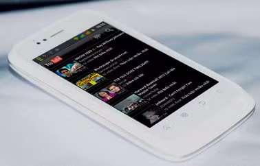 Q-mobile S11 Vừa được Công ty An Bình đưa ra thị trường vào ngày 20/6 vừa qua, Q-mobile S11 chạy hệ điều hành Android 2.3.6 Gingerbread với một số nâng cấp so với S10 như giao diện tương tác người dùng được tối ưu hóa, giúp thao tác nhanh chóng, hỗ trợ tính năng sao chép và cắt dán dữ liệu một chạm, cải tiến việc quản lý năng lượng, ứng dụng giúp hệ thống chạy mượt mà hơn và kéo dài hơn thời lượng sử dụng pin. Q-mobile S11 được trang bị bộ xử lí xung nhịp 800MHz, ROM 512 MB, RAM 256 MB, màn hình cảm ứng diện dung 3,5 inch HVGA độ phân giải 480 x 320 pixel. Theo đánh giá ban đầu của một số người dùng thì S11 cho chất lượng khá nhưng thời lượng pin hơi yếu mặc dù nhà phát hành cho biết S11 dùng pin dung lượng 1300 mAh. Giá bán của S11 là 1,99 triệu đồng.