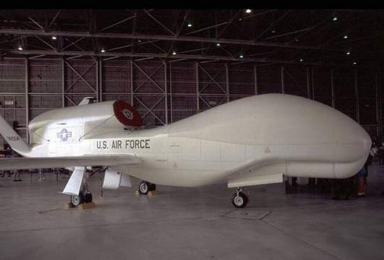 Lại một chú cá voi của không quân Mỹ.