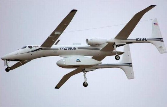 “Quái vật” nhiều chân tay đang lượn lờ trên không.