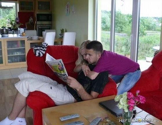 "Đầu ông nọ cắm cổ bà kia"