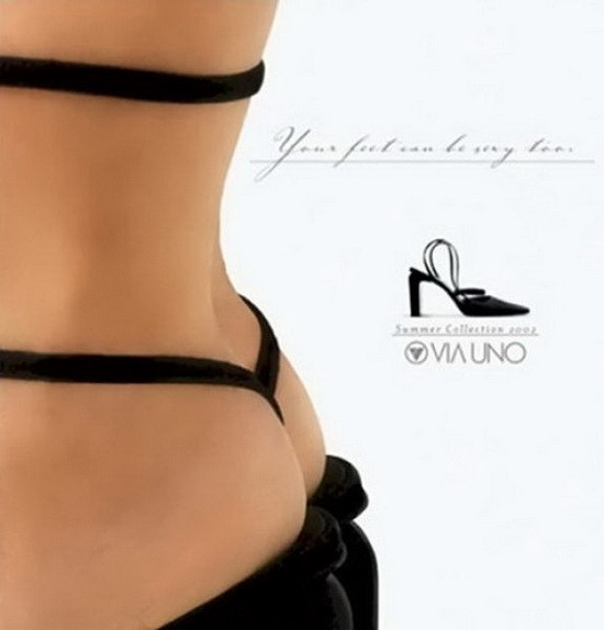 Thật ra chỉ là quảng cáo giầy thôi mà.