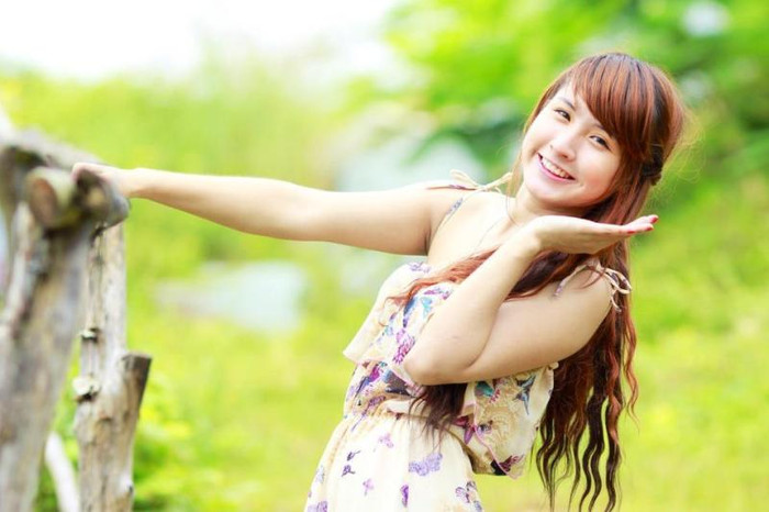 Vân học hỏi từ mẹ nhiều điều thú vị, từ nhỏ đã được mẹ dạy nữ công gia chánh. Bởi vậy, Vân rất có tài nấu nướng và thích những công việc gia đình. Vân luôn xem mẹ là hình tượng người phụ nữ để Vân học tập, từ những điều giản đơn nhất... AI ĐẸP HƠN HOTGIRL KIM PHƯỢNG? NHỮNG NỮ SINH DIỆN DÁO DÀI ĐẸP HƠN CẢ HOA HẬU MAI PHƯƠNG THÚY(P29) HOTGIRL HỌC V IỆN BÁO CHÍ ĐẸP RẠNG NGỜI TRONG SẮC THU NỮ SINH ĐH PHƯƠNG ĐÔNG THƯỚT THA ÁO DÀI NGẨN NGƠ TRƯỚC STYLE DỄ THƯƠNG CỦA HƯƠNG ZINNIE KINH DỊ LỄ HỘI HÓA TRANG CỦA SINH VIÊN