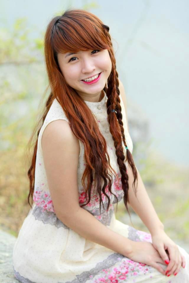 Cẩm Vân thích nghe nhạc, chụp ảnh... và còn thích bơi lội. Vân thường dành thời gian cho sở thích này mỗi khi rảnh rỗi hay nhưng lúc giải tỏa căng thẳng trong học tập. AI ĐẸP HƠN HOTGIRL KIM PHƯỢNG? NHỮNG NỮ SINH DIỆN DÁO DÀI ĐẸP HƠN CẢ HOA HẬU MAI PHƯƠNG THÚY(P29) HOTGIRL HỌC V IỆN BÁO CHÍ ĐẸP RẠNG NGỜI TRONG SẮC THU NỮ SINH ĐH PHƯƠNG ĐÔNG THƯỚT THA ÁO DÀI NGẨN NGƠ TRƯỚC STYLE DỄ THƯƠNG CỦA HƯƠNG ZINNIE KINH DỊ LỄ HỘI HÓA TRANG CỦA SINH VIÊN