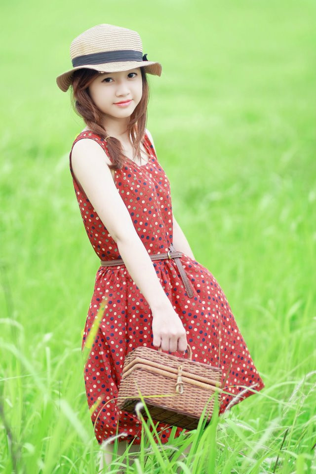 Nguyễn Ngọc Hiền sinh năm 1993, cựu học sinh Trường THPT Bán công Đống Đa, Hà Nội. <<HOT GIRL CẨM TÚ ĐẸP LÃNG MẠN TRONG SẮC MÀU HOA CỎ <<NGỠ NGÀNG HOT GIRL CÓ VẺ ĐẸP GIỐNG CA SỸ BẢO THY <<NỮ SINH CĐ DU LỊCH ĐẸP DỊU DÀNG TRONG NẮNG THU <<VẺ ĐẸP KIÊU SA CỦA HOT GIRL CĐ TRUYỀN HÌNH HÀ NỘI Nguyễn Ngọc Hiền sinh năm 1993, cựu học sinh Trường THPT Bán công Đống Đa, Hà Nội. <<HOT GIRL CẨM TÚ ĐẸP LÃNG MẠN TRONG SẮC MÀU HOA CỎ <<NGỠ NGÀNG HOT GIRL CÓ VẺ ĐẸP GIỐNG CA SỸ BẢO THY <<NỮ SINH CĐ DU LỊCH ĐẸP DỊU DÀNG TRONG NẮNG THU <<VẺ ĐẸP KIÊU SA CỦA HOT GIRL CĐ TRUYỀN HÌNH HÀ NỘI