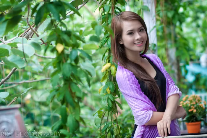 <<NỮ SINH KINH BẮC DỊU DÀNG KHOE SẮC TRONG TÀ ÁO DÀI <<HOT GIRL CẨM TÚ ĐẸP LÃNG MẠN TRONG SẮC MÀU HOA CỎ <<NGỠ NGÀNG HOT GIRL CÓ VẺ ĐẸP GIỐNG CA SỸ BẢO THY <<NỮ SINH CĐ DU LỊCH ĐẸP DỊU DÀNG TRONG NẮNG THU